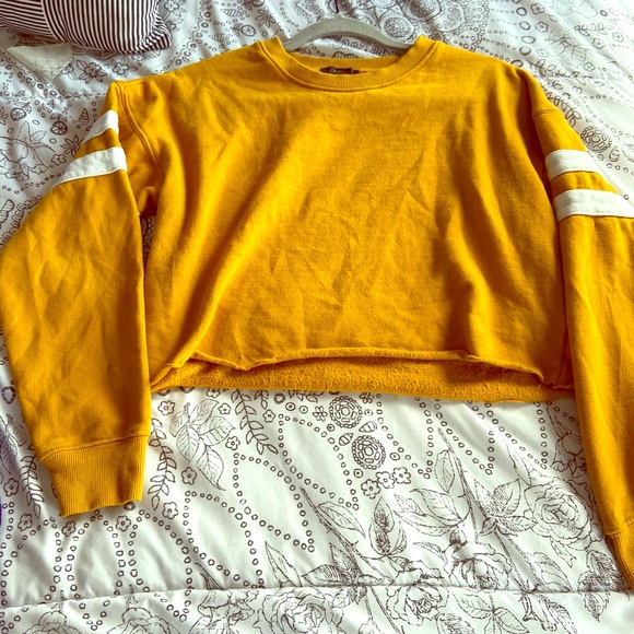 Cropped mustard yellow long sleeve top - Picture 1 of 1